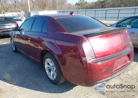 2015 Chrysler 300 Limited z USA, uszkodzony, nr VIN 2C3CCAAG0FH803227